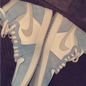 Hyper royal 1s worn twice